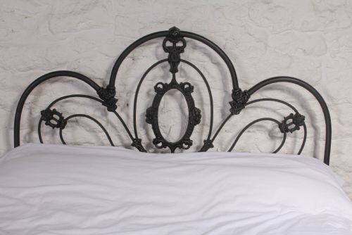 fig 3. Pretty early Victorian three hoop double bed