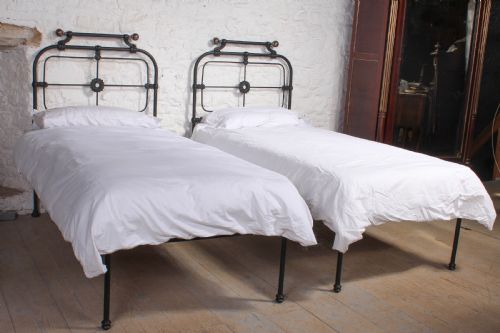 Attractive Pair of No End Single Beds