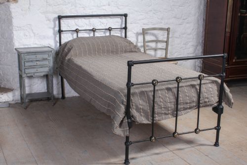 Simple Black Iron Single Bed