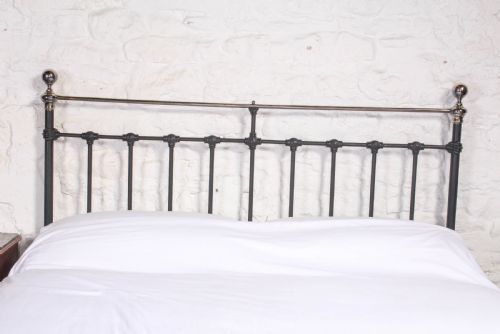 fig 2. Black and aged brass 5Ft king size classic bed