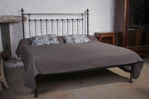 fig 1. Super king size 6Ft classic Victorian brass and iron no end bed