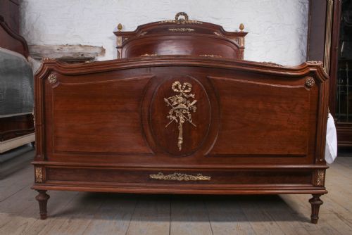 fig 1. Kingsize French solid walnut with gilded bronze decoration bed