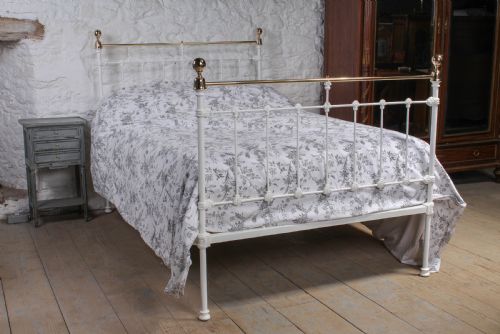 Pretty Queen Size Victorian Brass and Iron Bed