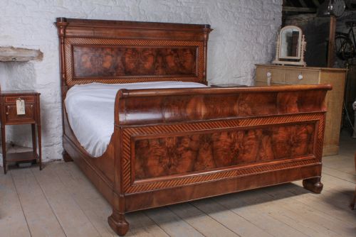 Spectacular Super King Size 6ft Talian Sleigh  Bed