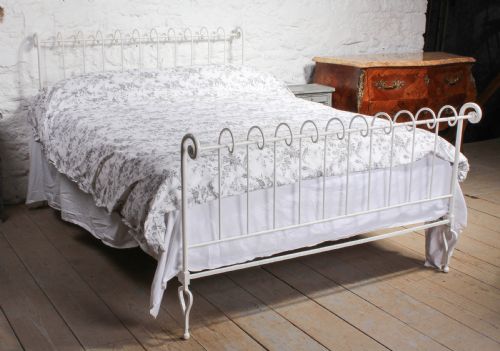 Stylish  and  Interesting Forged Iron King Size Bed