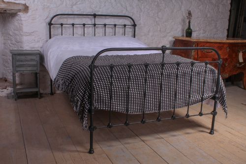 Lovely Simple Victorian Fashionable All Iron Double Bed