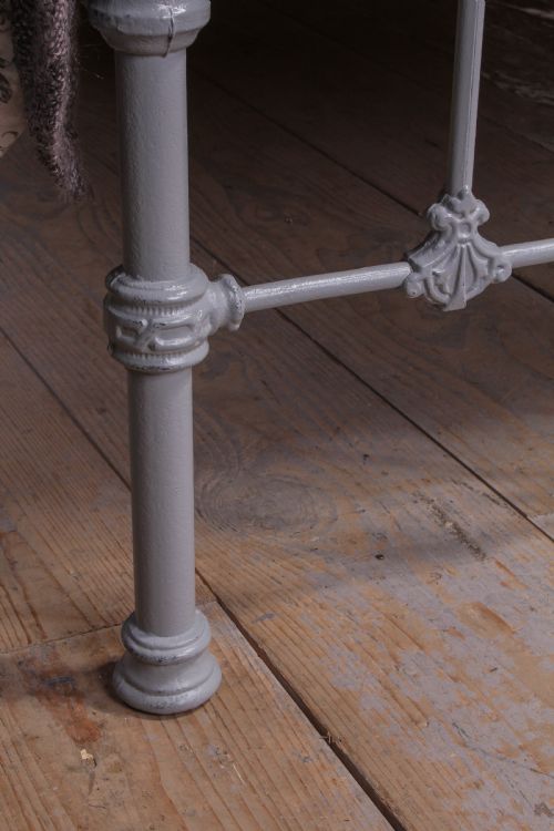 fig 3. King size Classic Victorian grey and brass bed