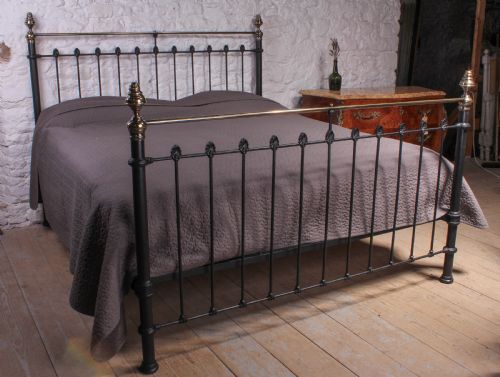 Handsome 6ft Victorian Black and Brass Super Kingsize Bed