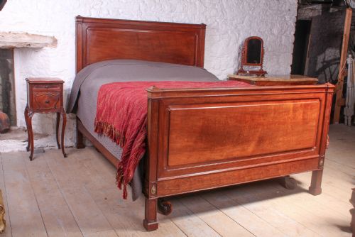 Whytock and Reid Solid Mahogany Large King Size Bed