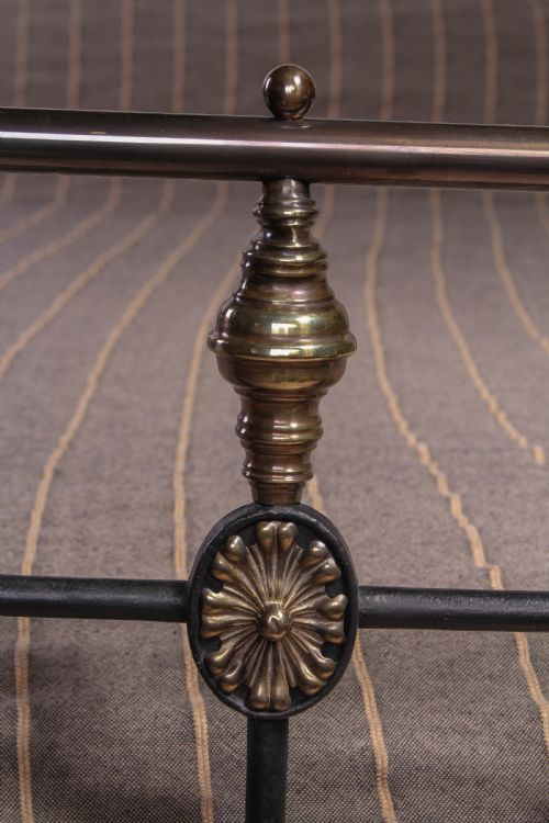 fig 3. Beautiful individual classic Victorian black and brass 5Ft king size bed