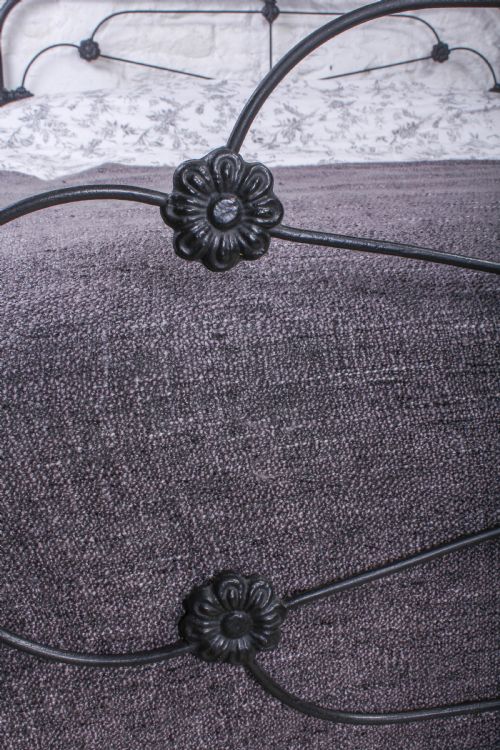 fig 1. Lovely Irish cottage style 5Ft all iron king size bed