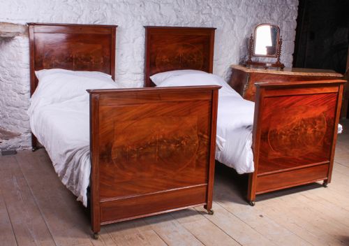 Lovely Pair of Walnut Single Beds with Inlay Detail