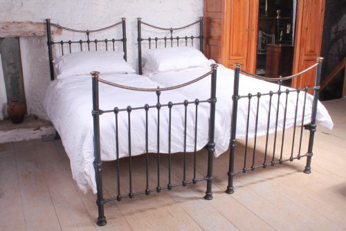Pair of Edwardian Single Brass and Iron Beds (Can Be Joined)