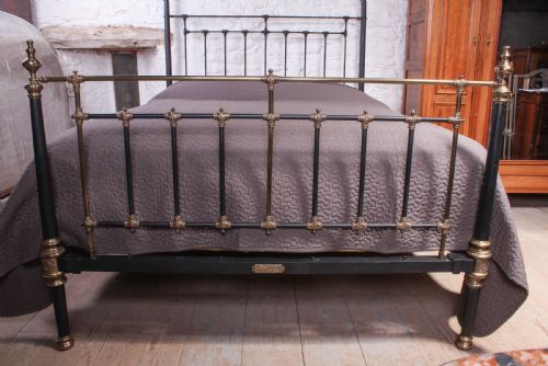 fig 3. Elegant and stunning king size Winfield bed