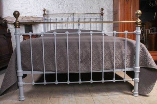 fig 1. Classic Victorian brass and 5Ft iron king size bed