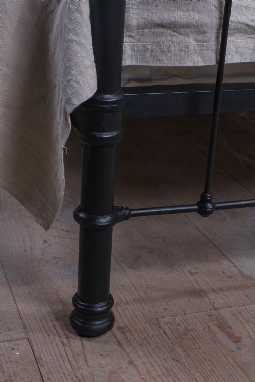 fig 2. Classic Edwardian dip rail double bed