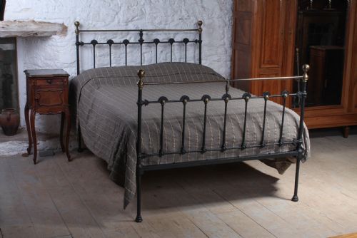 Individual Classic Victorian Double Bed