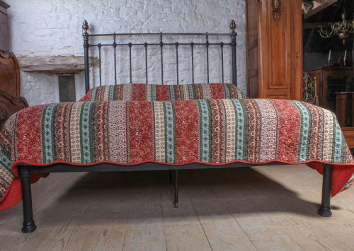 fig 1. Handsome 6Ft Classic Victorian super king size no end bed