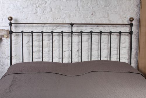 fig 1. Attractive simple classic Victorian super king size no end bed