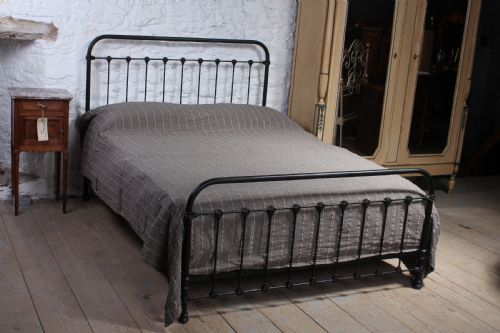 Fashionably Simple French All Iron King Size Bed
