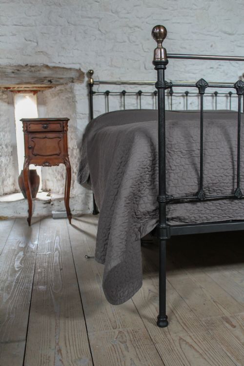 fig 1. Lovely Classic Victorian black and aged brass king size bed