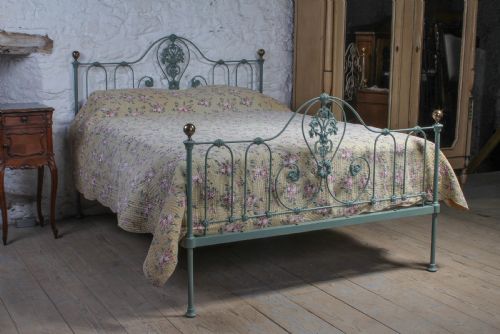 Very Lovely Early Victorian King Size Bed