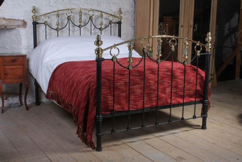 Stunning and Beautiful Victorian  King Size Bed