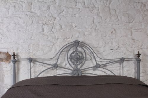 fig 1. Lovely king size Winfield bed with taper posts