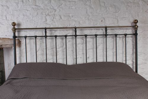 fig 2. Classic Victorian 6Ft super king size no end bed