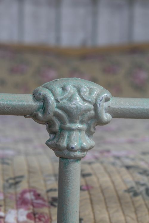 fig 2. Striking classic Victorian brass and iron double bed