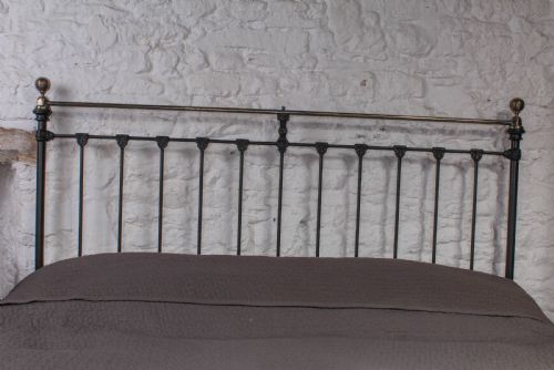 fig 2. Classic Victorian super king size no end bed