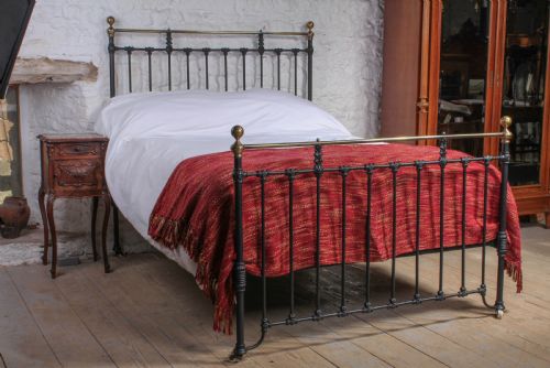 Very Handsome Classic Victorian King Size Bed