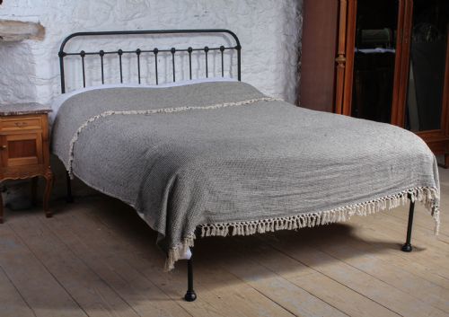 Fashionably Simple French All Iron King Size No End Bed