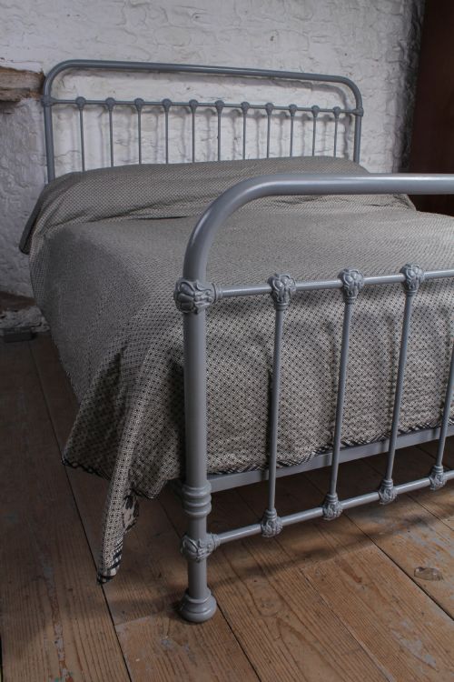 fig 2. Amazing quality  simple 6Ft super king size French all iron bed