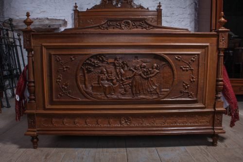 fig 2.  Lovely Chestnut double Breton bed