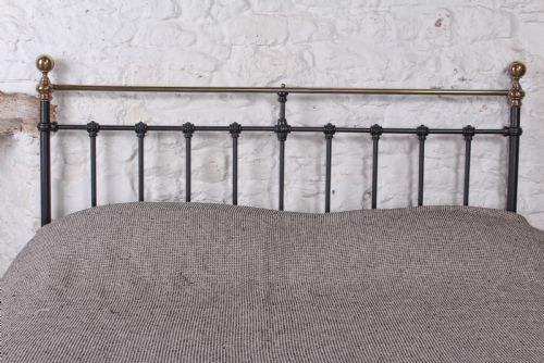 fig 1. Handsome Classic Victorian 5Ft king size bed