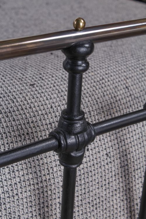 fig 3. Handsome Classic Victorian 5Ft king size bed