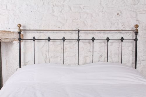 fig 2. Splendid Classic Victorian 5ft king size bed