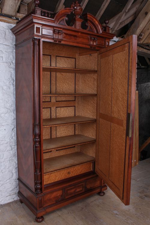 fig 2. Beautiful three mirror in one armoire