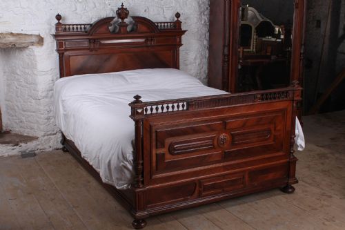 fig 1. Beautiful king size Rosewood bed