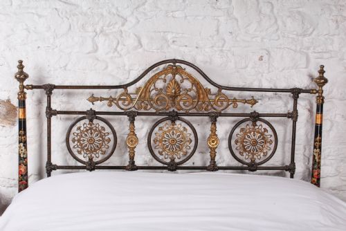 fig 1. The most magnificent original Winfield king size bed