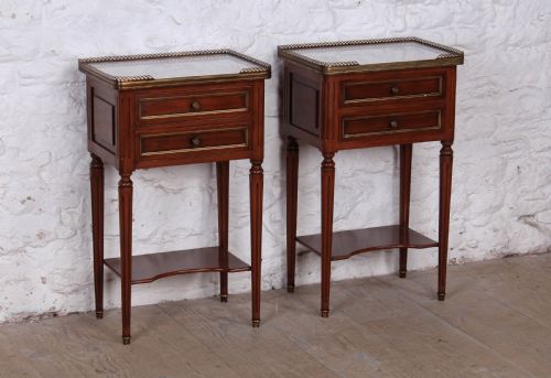 Very Nice  Pair of Mahogany Bedsides