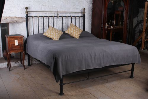 6ft Handsome  Classic Victorian No End Bed.