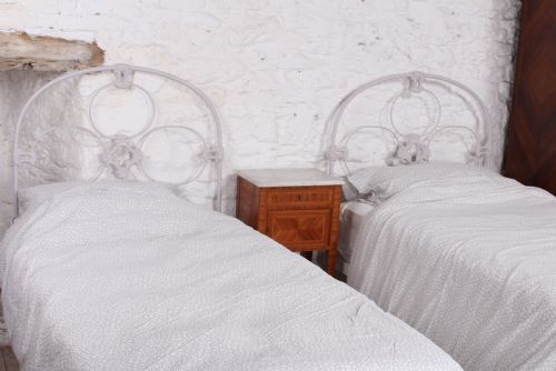 fig 1. Lovely pair of no end iron single beds (can be joined to make super king size)