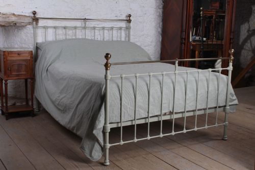 Classic Victorian King Size Bed in Normandy Grey.