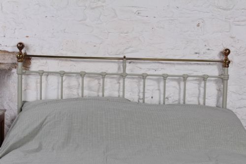 fig 3. Classic Victorian king size bed in Normandy grey.