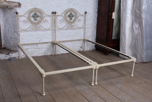 fig 1. Very pretty pair of single Portuguese no end beds