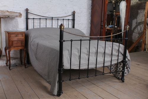 fig 2. Classic Edwardian dip rail brass and black double bed