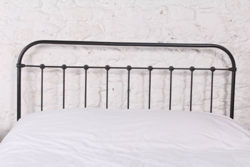 fig 1. Fashionably simple French 5Ft kingsize no end bed