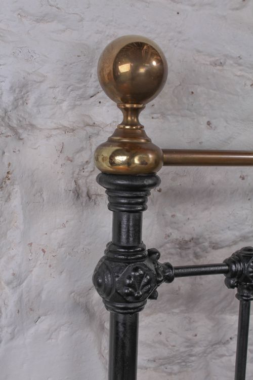 fig 2. Classic Victorian quality no end double bed